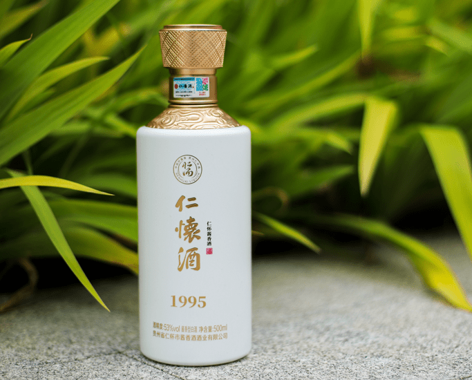 《贵州省赤水河流域酱香型白酒生产环境保护条例》正式通过,明确违规