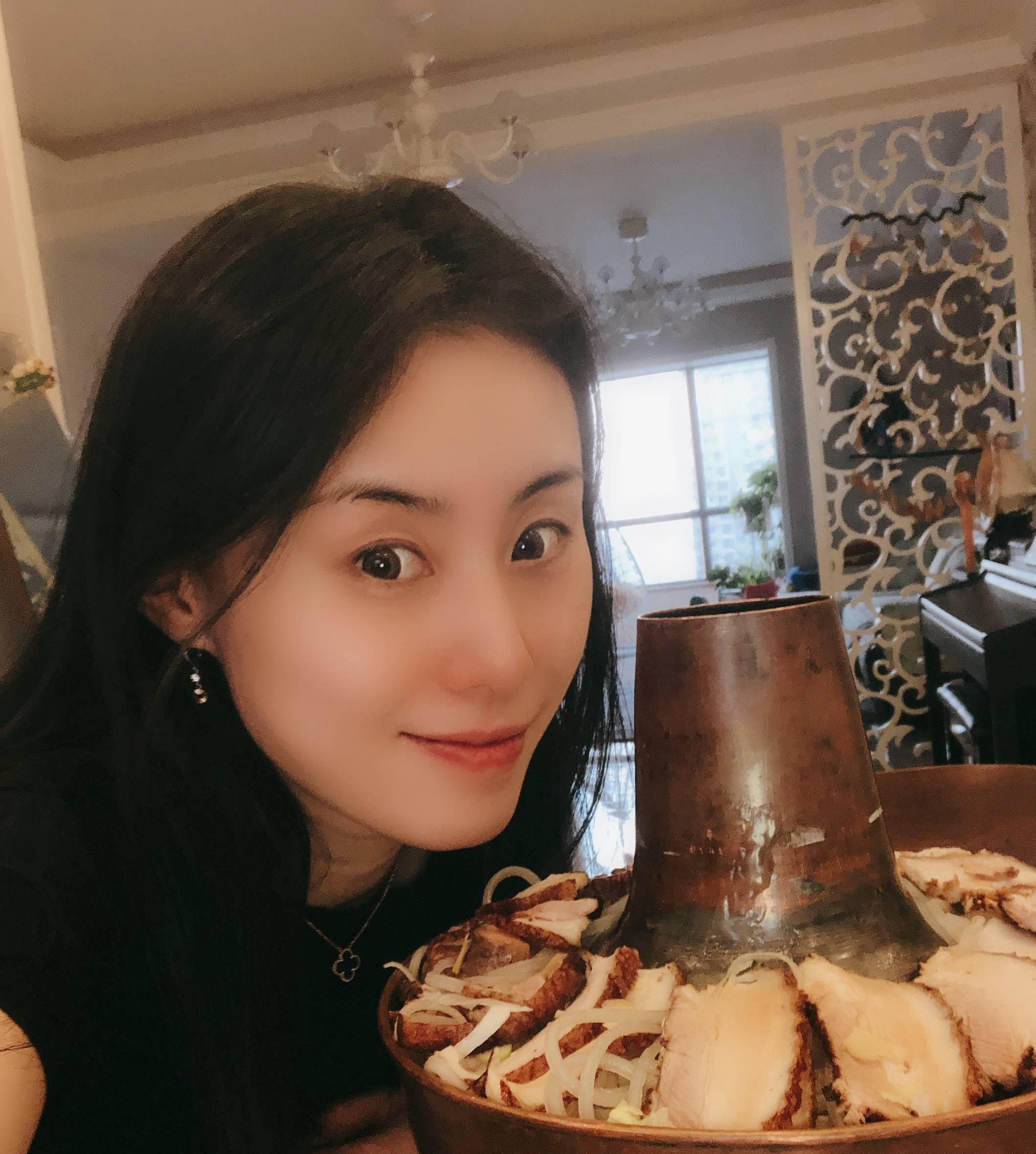 篮球美人阴钰辰,退役后当上副总,如今38岁成美女子_曲靖_身材_wcba