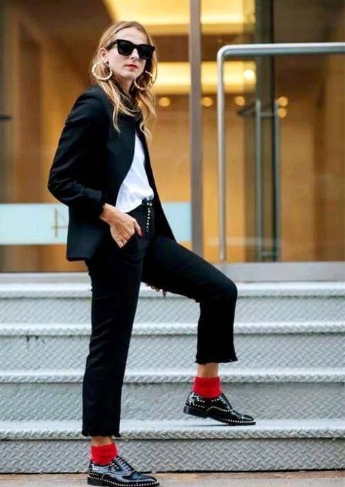 牛津鞋日常三种搭配真的很简单,休闲大方,穿着清爽还很显气质_时尚