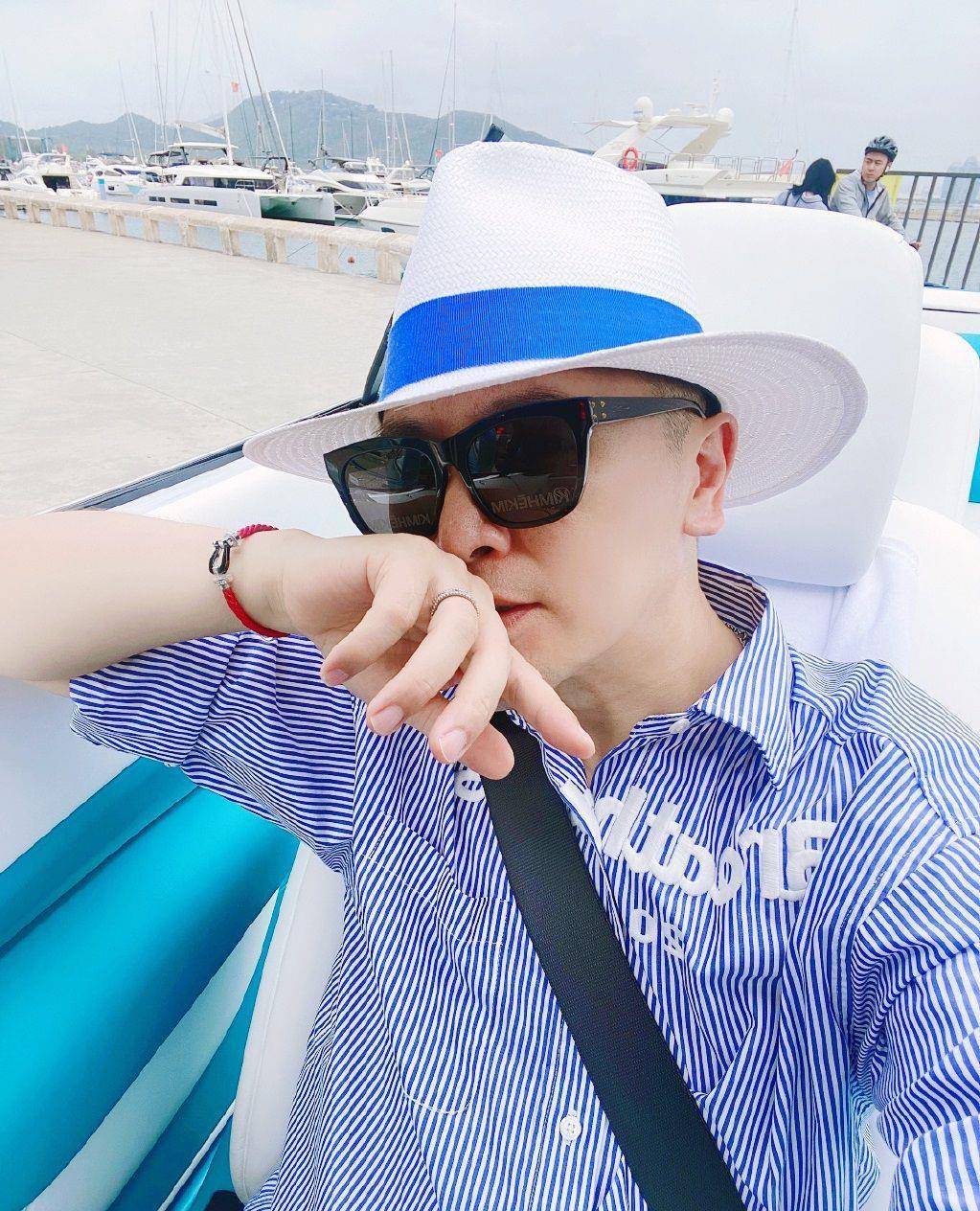 这样一来,姜达赫也算是和球球有些关联了,更重要