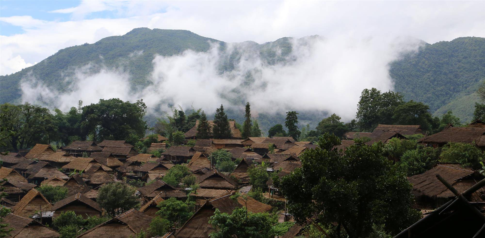 因为胡歌参加的扶贫,让我了解了中国最后一个原始村落—翁丁村_姑娘