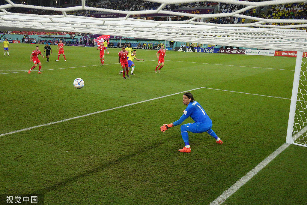 世界杯-沙奇里恩博洛破门 瑞士3-2塞尔维亚出线