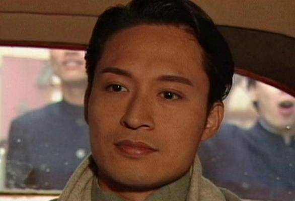 59岁马景涛参加商演,身材壮硕似小伙,现场人声鼎沸超有人气_观众_互动