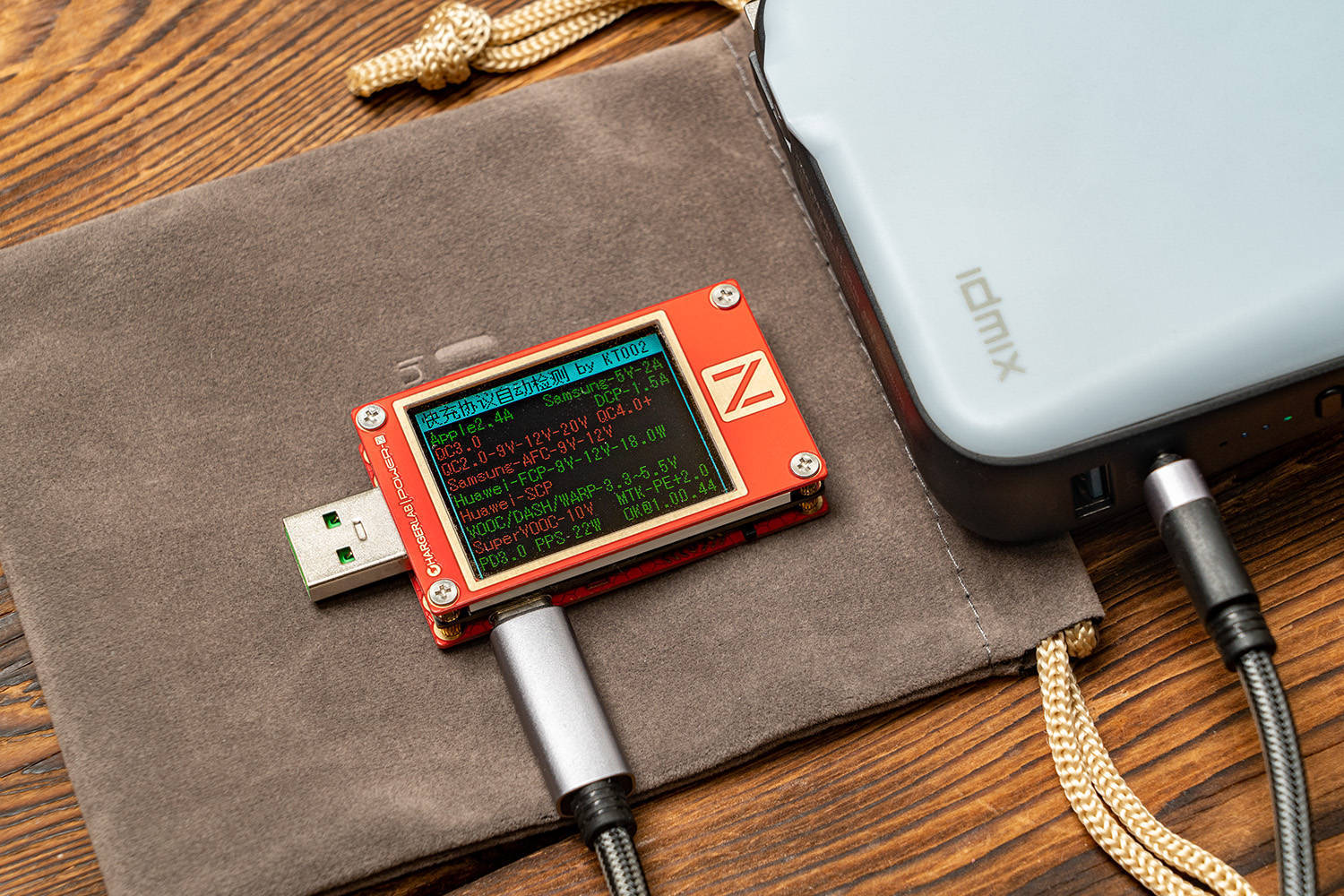 这才是iPhone充电的正确姿态,自带MFi线,IDMIX PD20W充电宝评测