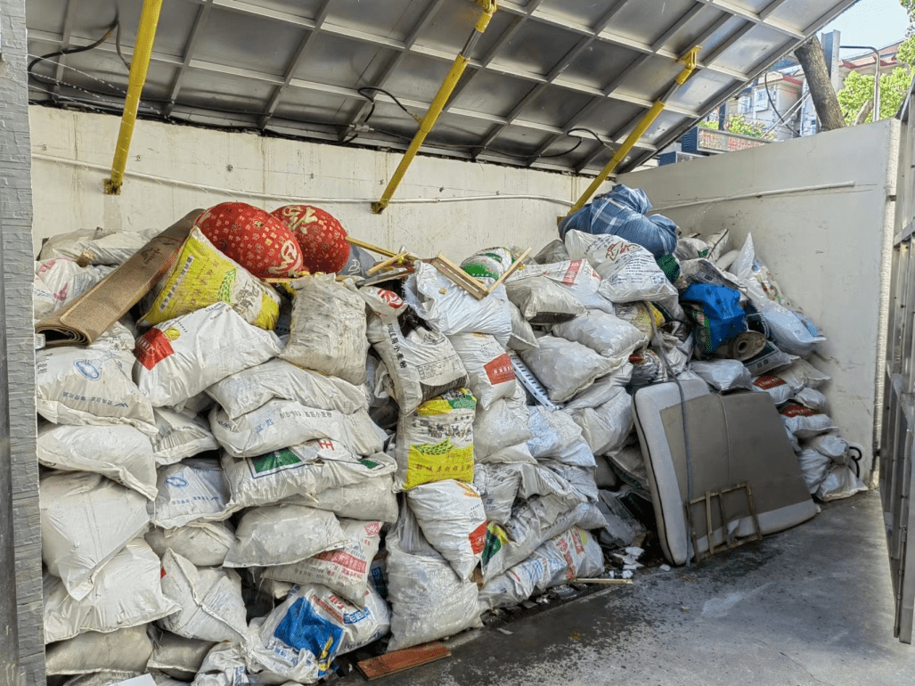 静安持续推进装修(大件)垃圾收运新模式_小区_进行