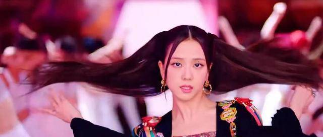 这里和大家说一下,blackpink从本月到年底,每月都会
