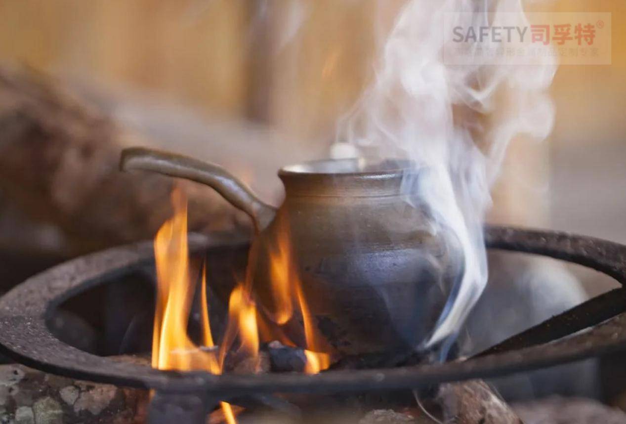 火塘烤茶文化历史图片