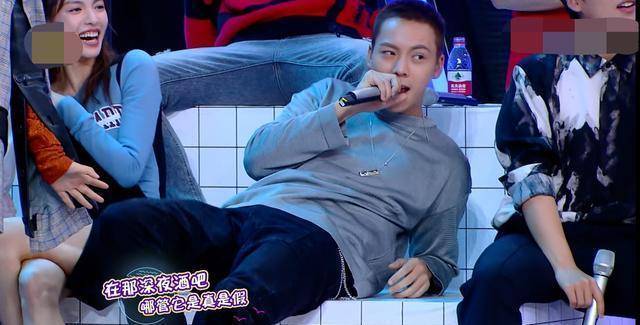 陈伟霆和谢娜表演《野狼disco》,谢娜为避嫌,动作太搞笑