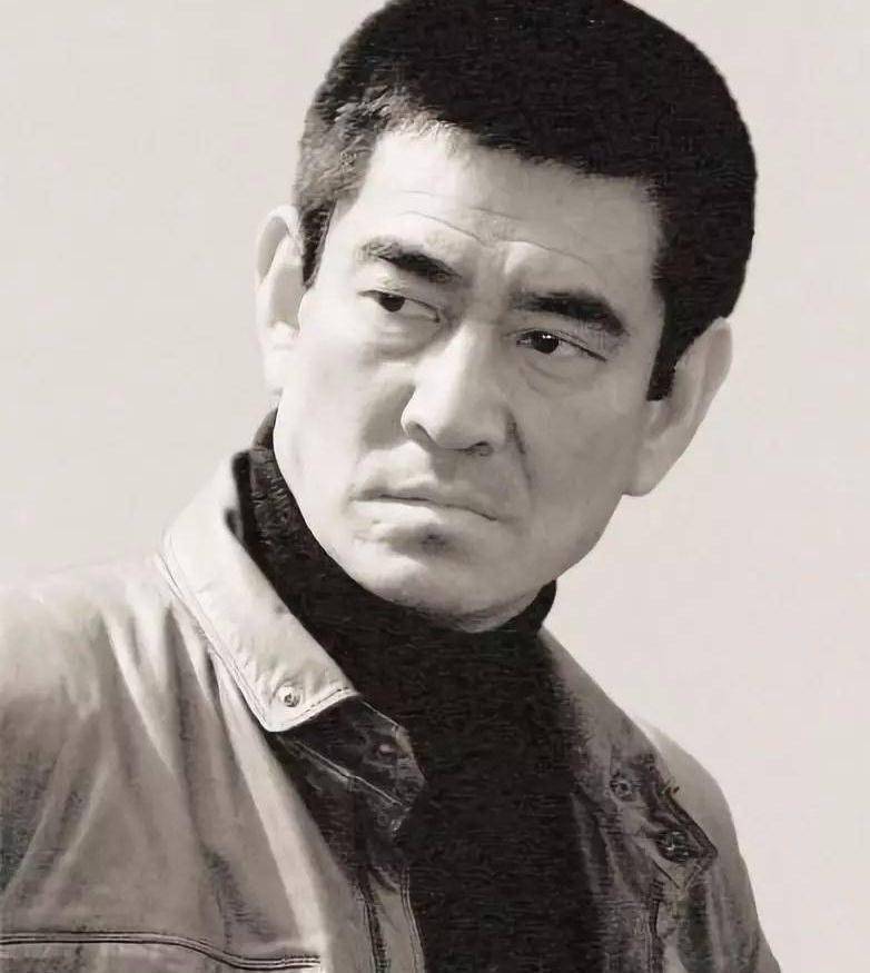 高仓健诞辰90周年 张艺谋:他是一位真正的士