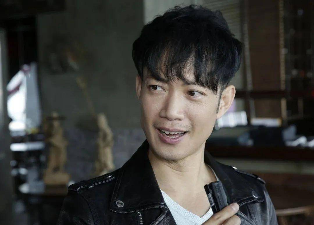 tvb绿叶熬足22年回巢做男主!