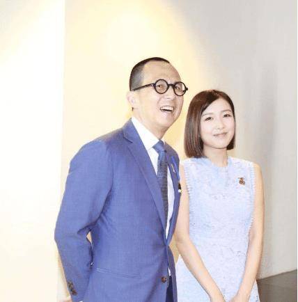 李泽楷27岁新欢晒自拍,自称"老板娘",言语疑示威前女友梁洛施_郭嘉文