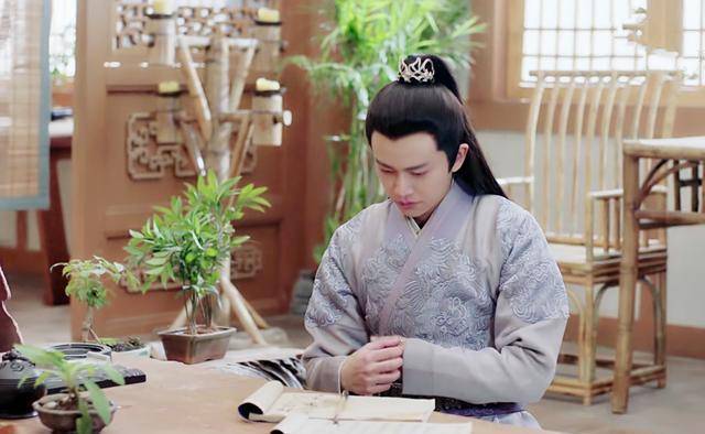 《锦衣之下》,陆绎携今夏去郊外游玩,今夏太开心了_前辈_岑福_大人