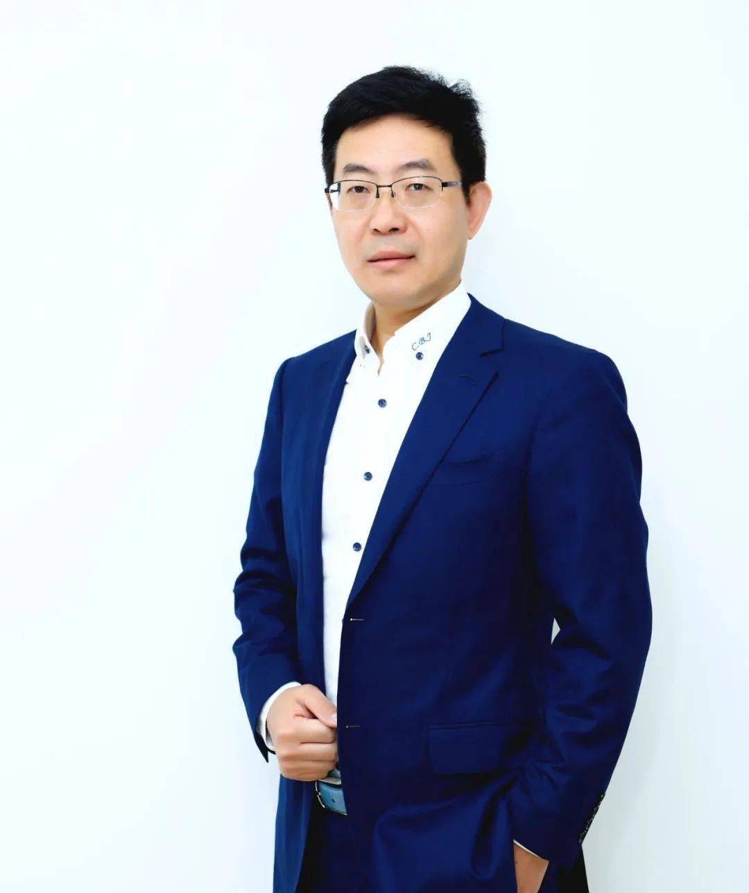 开幕式上,绍兴市科学技术协会党组书记孟志军,绍兴文理学院副校长寿