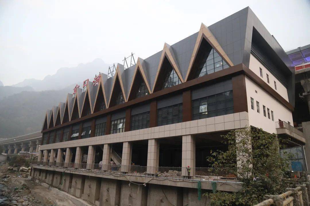 以后可以坐动车去金口河了!_关村_瓦山_峡谷