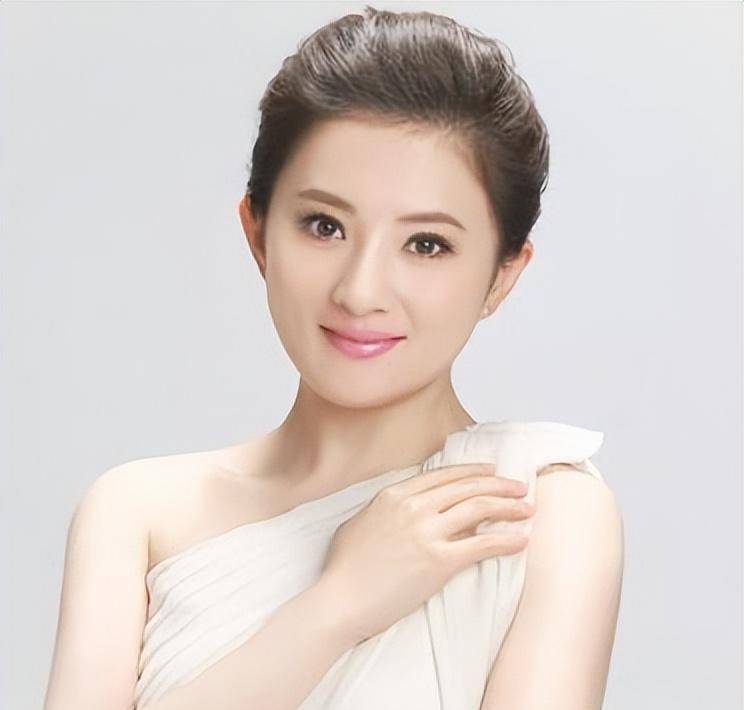 金铭:九岁成琼瑶剧最红女主,18岁考入北大,如今42岁仍然单身_妈妈