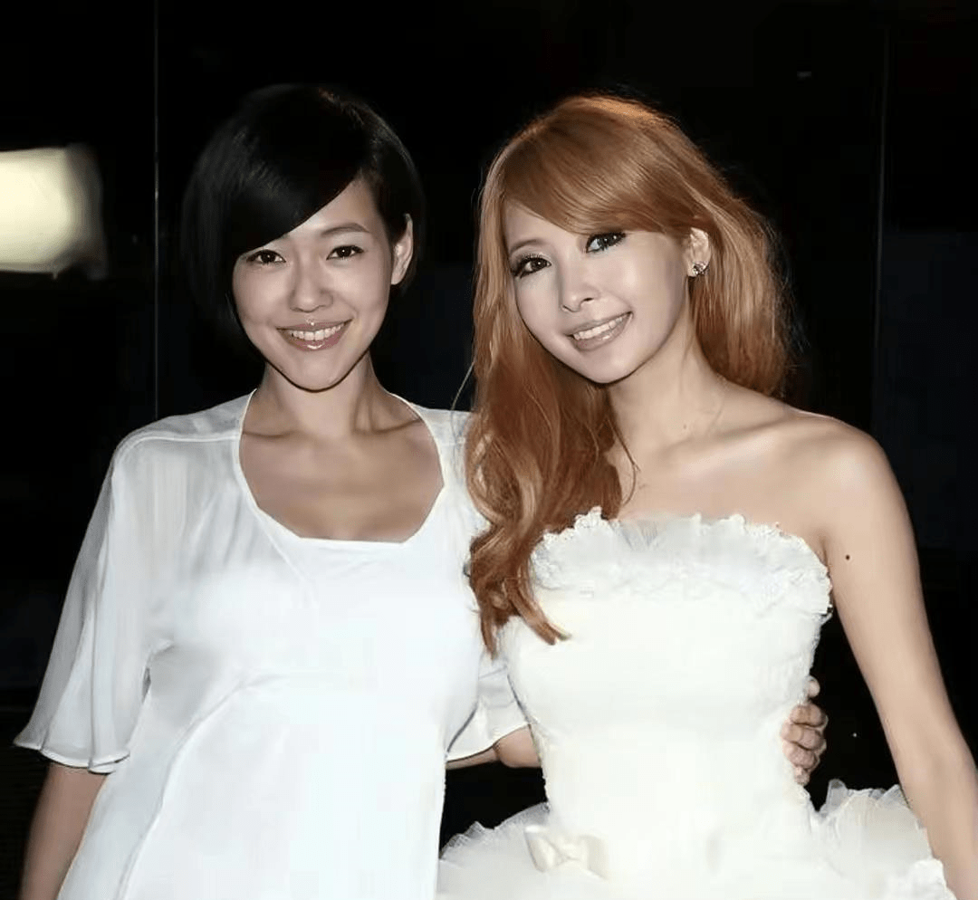 欧弟前女友官宣得子,重约6斤取名妹妹欧,男方颜值惹争议_makiyo_小金