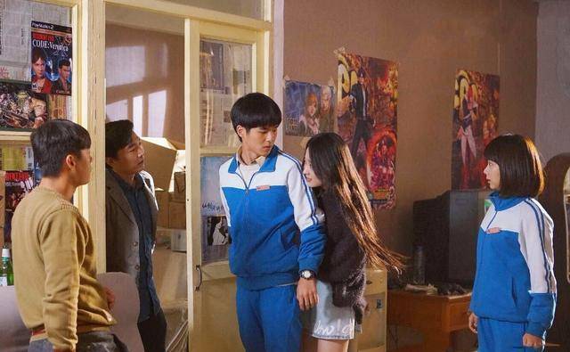 最头脑简单的朱闪闪,原来是《最好的我们》中刘昊然同桌_孙佳雨_余淮