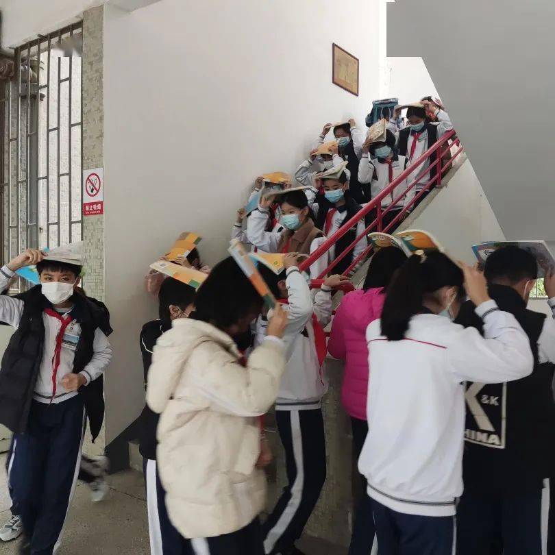筑牢安全防线 构建平安校园 | 蓬中华侨小学举行防震应急避险与安全