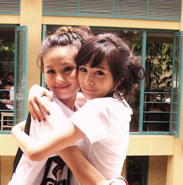 刘诗诗产子昔日闺蜜无人祝福?对比赵丽颖,谁人缘好一目了然!