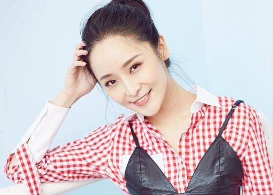 李曼稳步前行的谋女郎,颜值与演技成正比,潜力与实力并驾齐驱_容貌_的