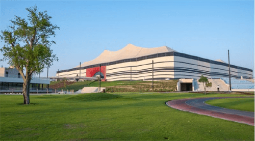 不仅造型独特,还是目前已知的使用膜材种类最多最大的体育场