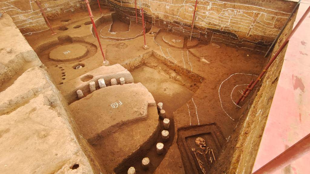 “粮仓”河南黄山遗址发现6000多年前粮仓群