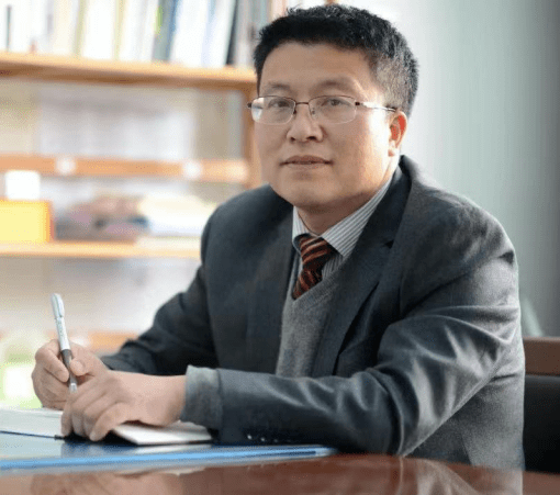 作者简介作者:周明 出版社:江苏凤凰科学技术出版社《在乎每一只鸟》