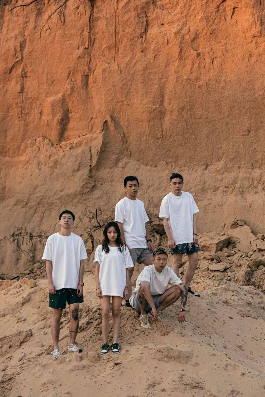 定档|甜又丧「人人的故事」2022巡演 深圳 / 中山 / 成都_推广_小站