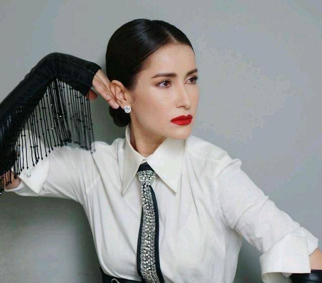 自家老公都支持noi的几部电视剧:《爱似苍穹》,《天作之莓》,《烈焰