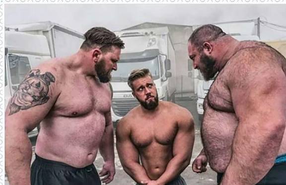 在体重相同的情况下 人类有可能徒手战胜一只银背大猩猩吗 骨骼 肌肉 对比