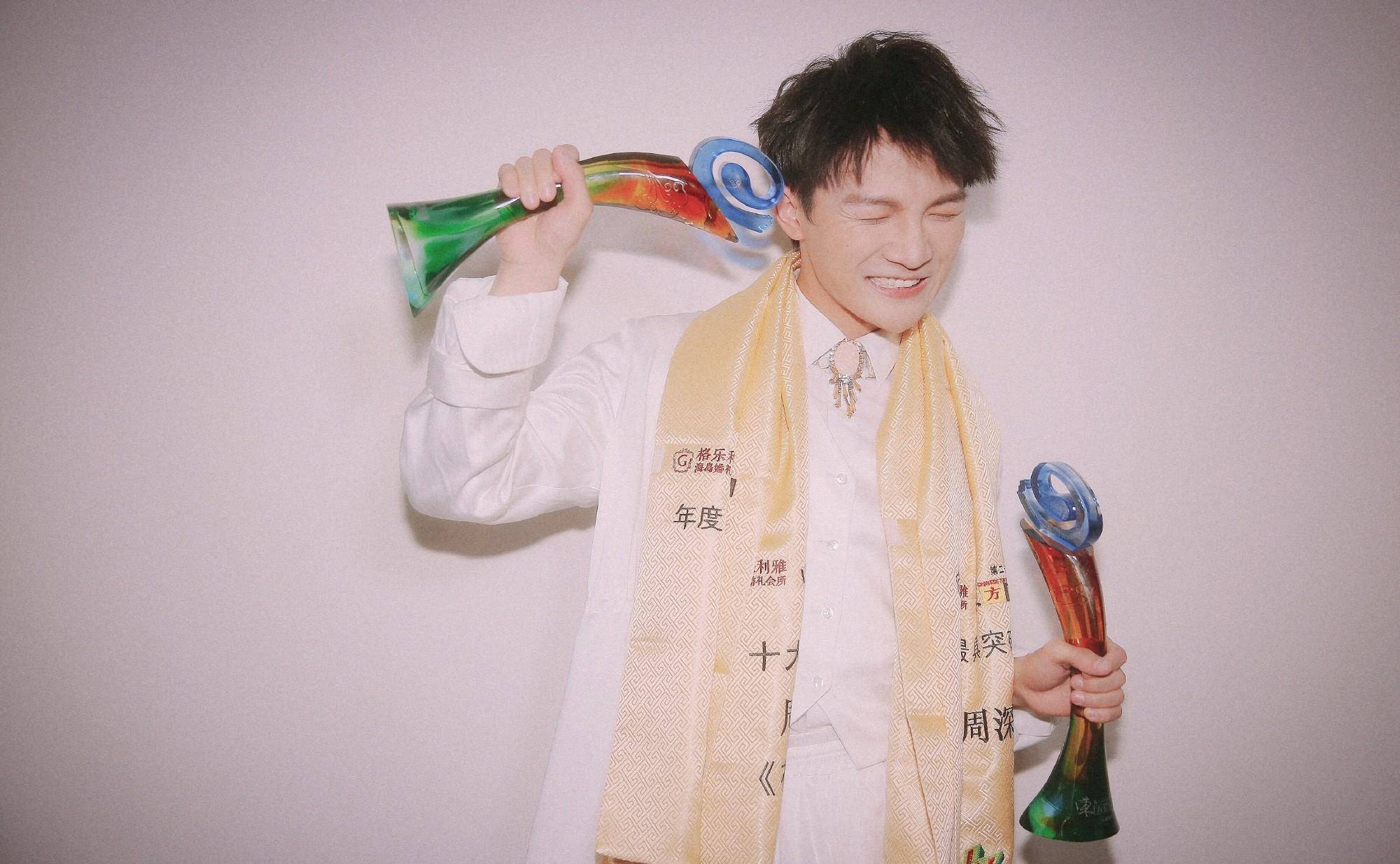 这是一档真人秀节目,节目邀请到了大张伟,selina,戴军,程雷,周深等