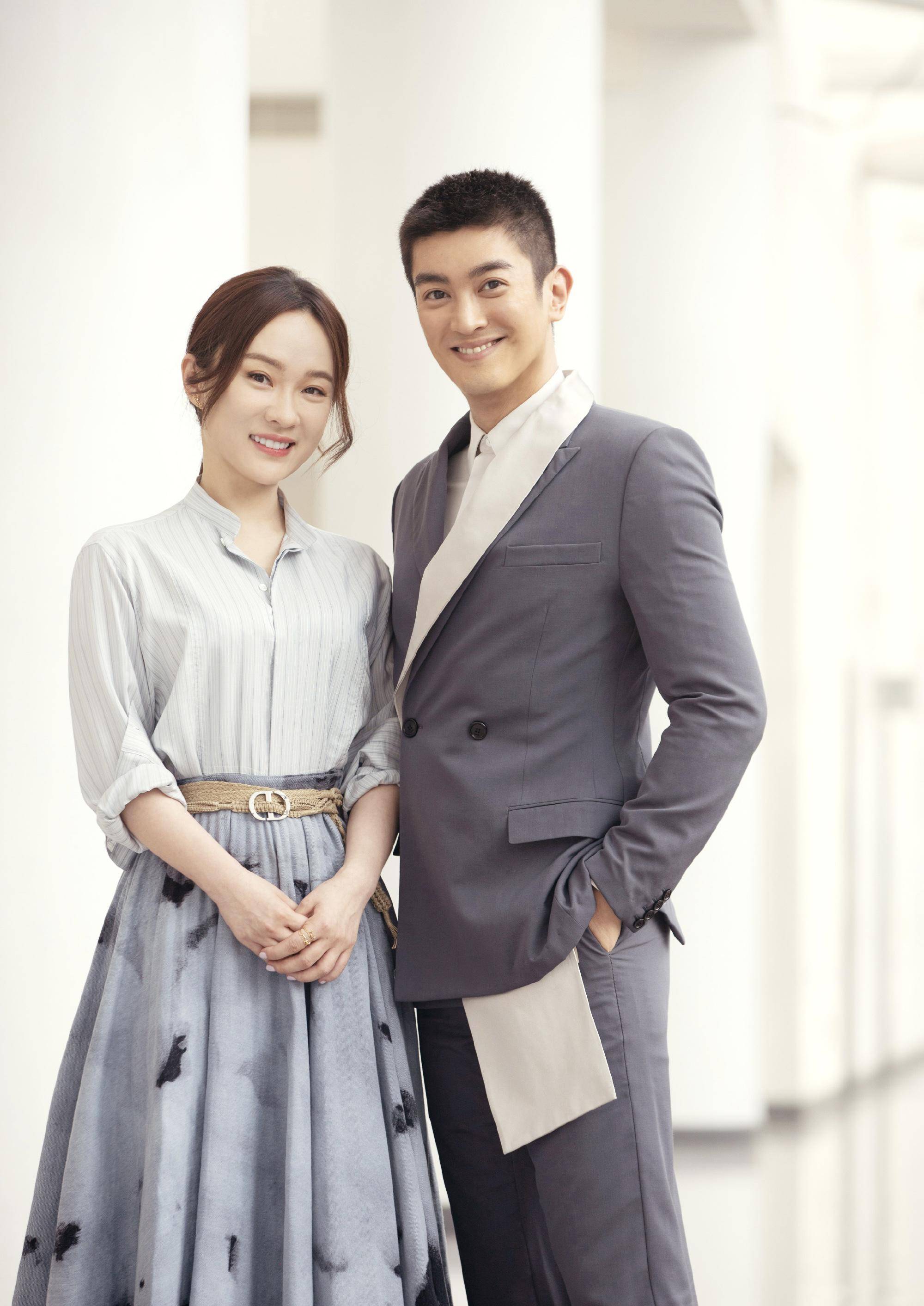 霍思燕室内抽烟引非议,动作熟练似老烟民,夫妻恩爱人设不倒_杜江_时候