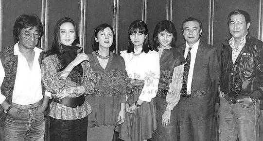 年轻的林青霞才是合影王者,金庸都赞无人可匹敌_关之琳_胡因梦_照片