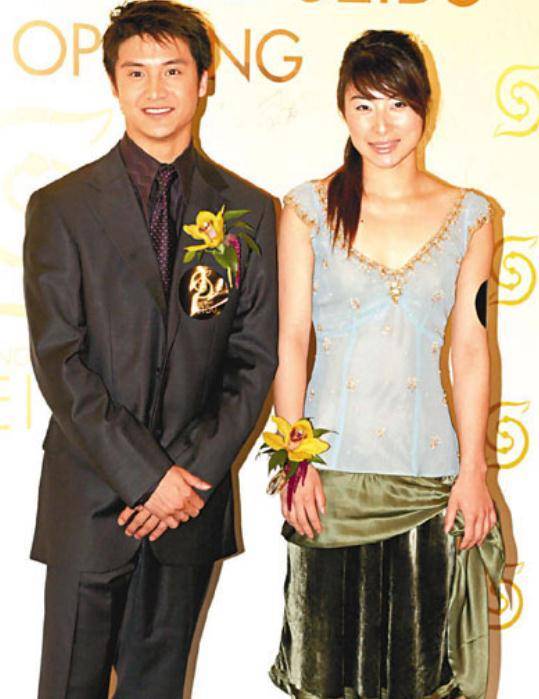 郭晶晶和霍启刚已婚8年,生3娃恩爱依旧!前男友田亮如今可好?