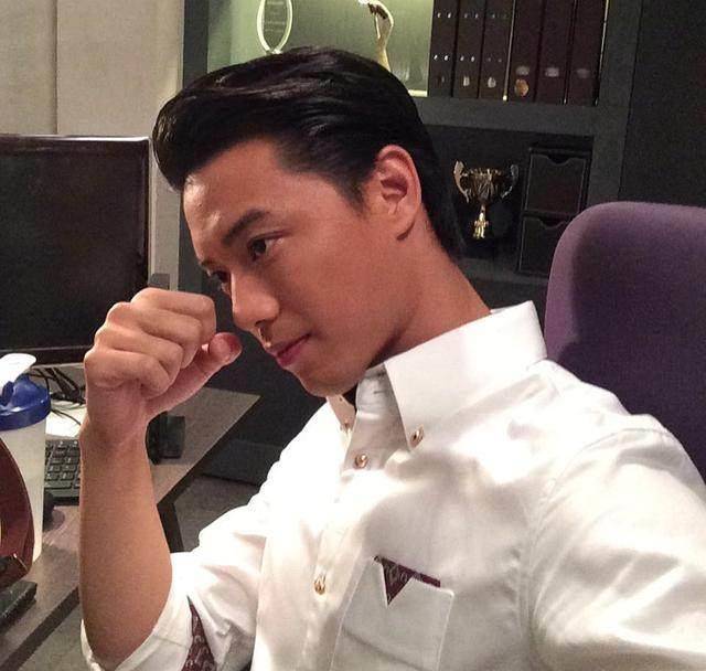 《爱回家2》为代表作,直言tvb僧多饭少_何君诚_剧中_张振朗