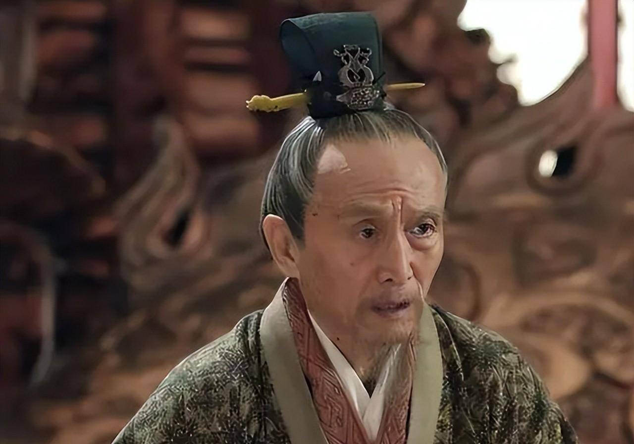 他才是三国第一谋士,几次献计让曹操稳定大局,陈寿对他评价很高_贾诩