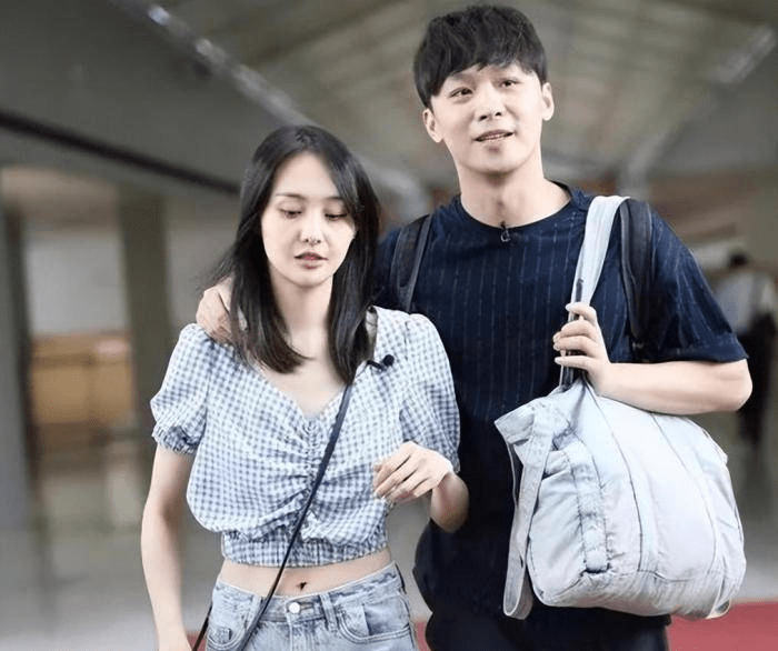 郑爽的惨淡"毁灭史",她的背后远比你想象的要恶劣_刘艳_明星_父母