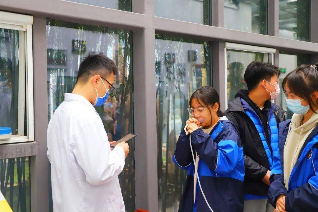 体重检查)(三围检查)(内外科检查)(口腔,耳鼻喉和色觉检查)ppd试验