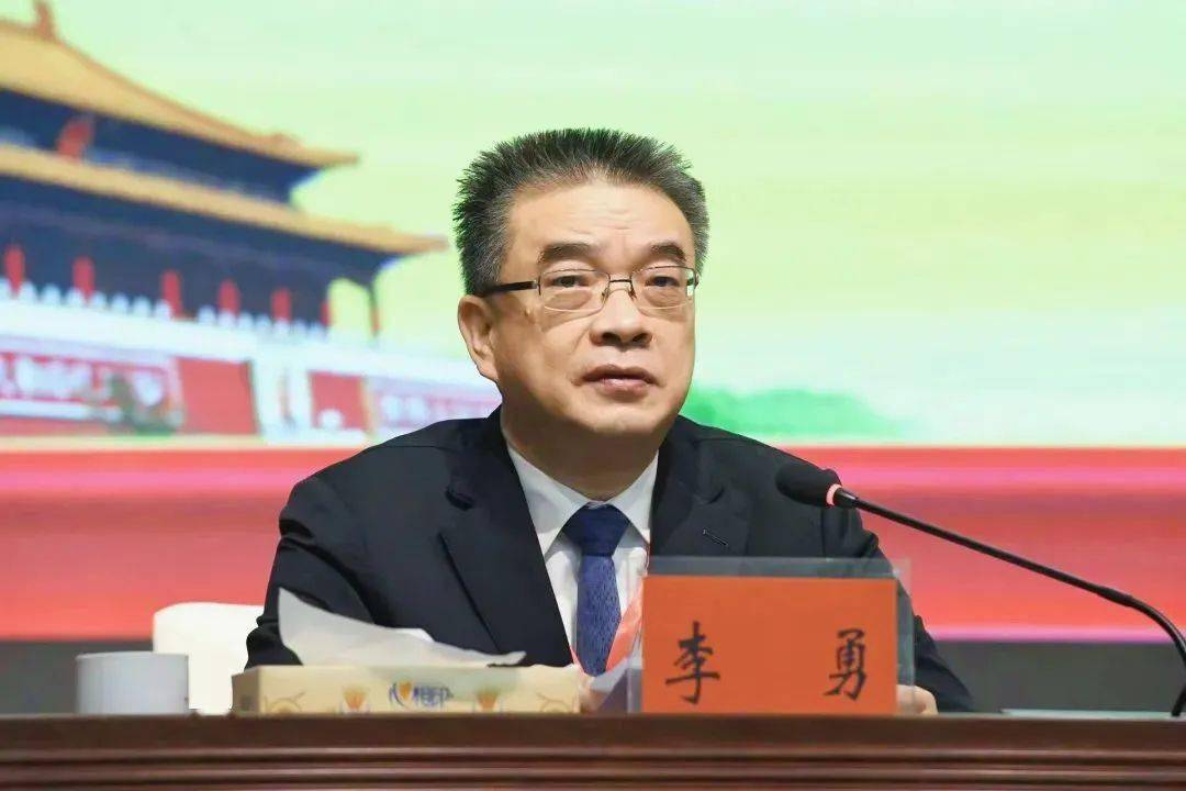 中共平江县第十三届委员会第二次全体(扩大)会议召开_全会_发展_精神
