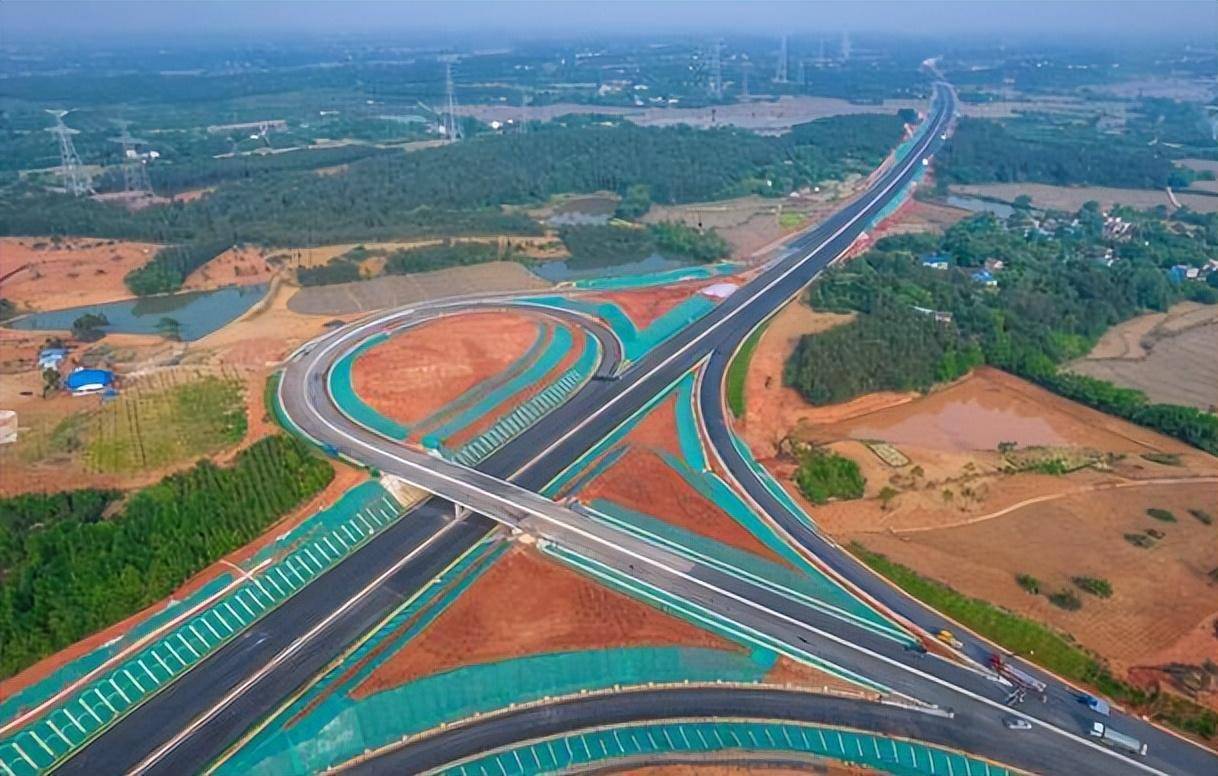 是京台高速的并行线,已完成建设任务,等待通车中_高速公路_合肥_百姓