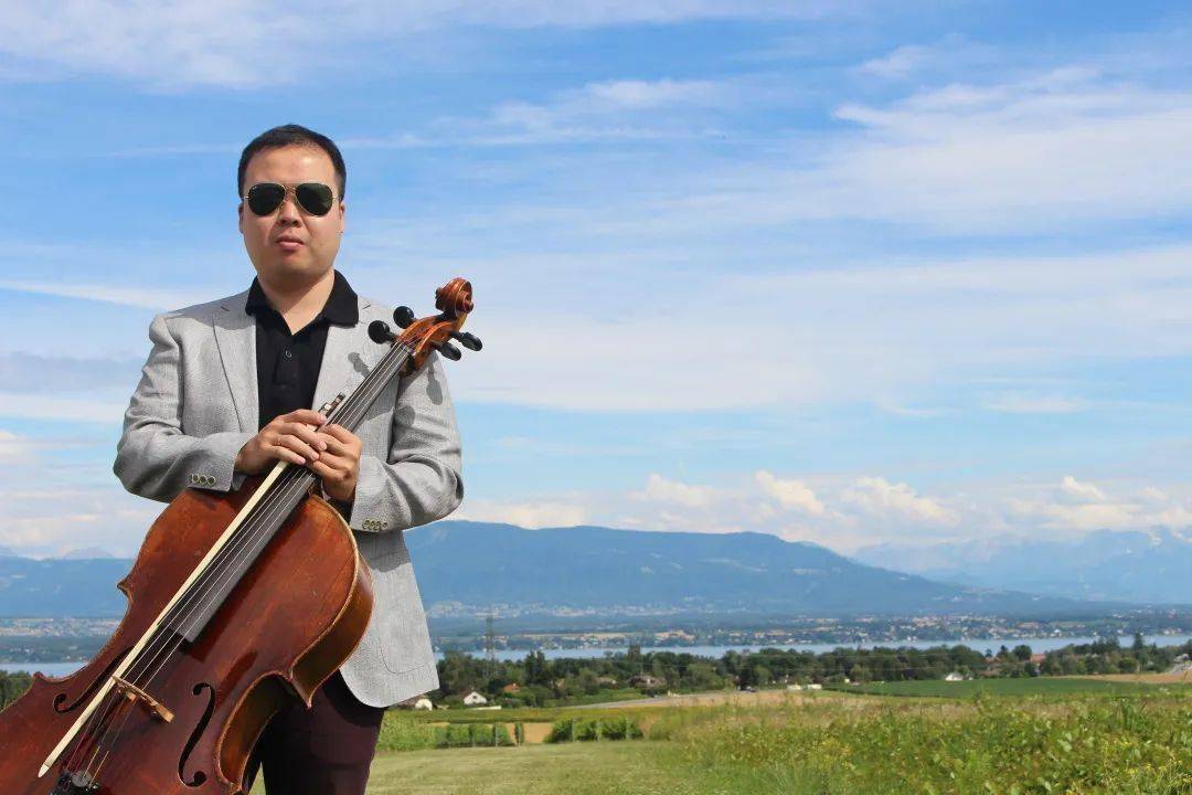 我院管弦系校友赵旭阳个人专辑《贝多芬大提琴钢琴奏鸣曲全集》全球