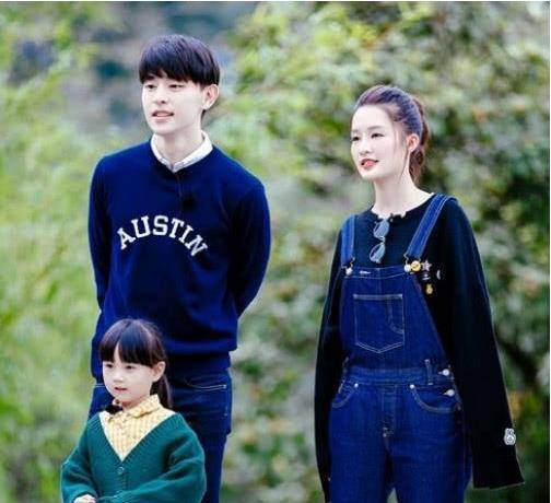 邓伦身高185,李沁身高166,两人同台,谁说了谎?_官方_明星_男女