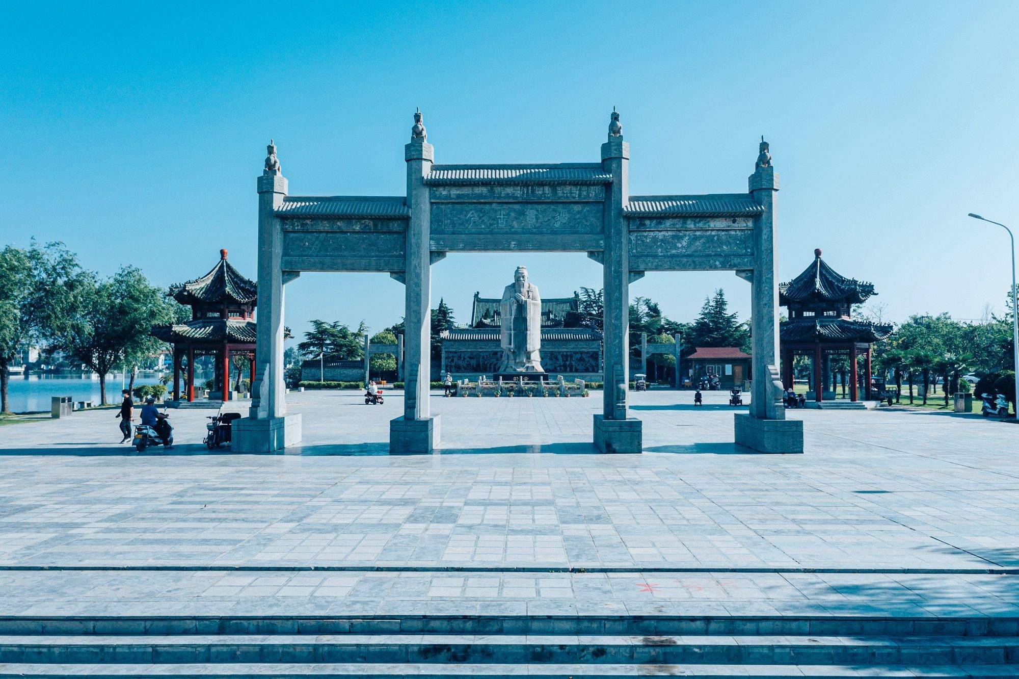 河南淮阳弦歌台,五千年文明绵延不绝,现在是休闲旅游的好地方_湖水