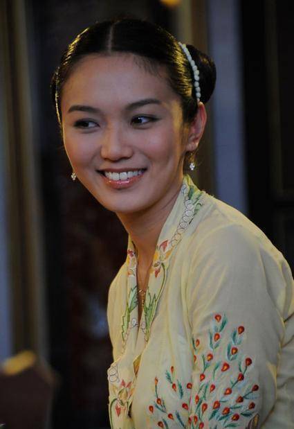新加坡剧《小娘惹》曾创下收视记录,同名翻拍剧在电视八套播出!