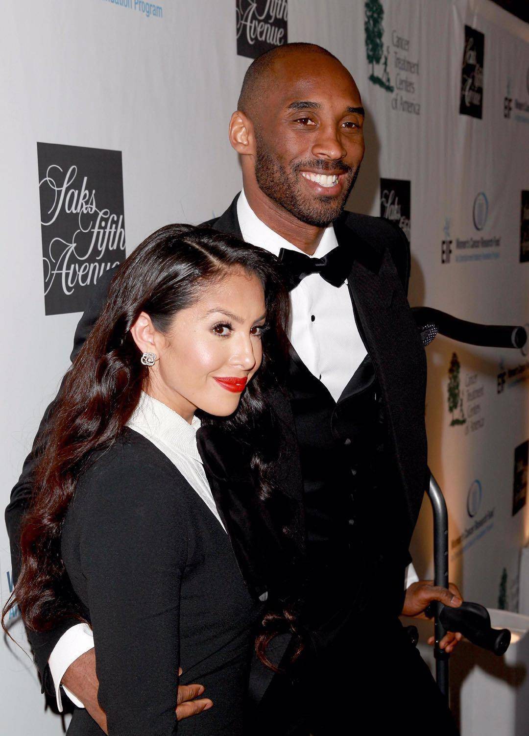 她17岁嫁给爱情,经历过背叛分手再复婚,却在结婚纪念日追忆亡夫_科比