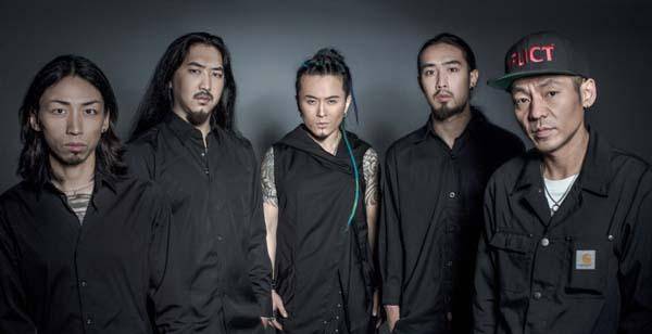 乐队的夏天:想不到他比张亚东还冻龄,这位主唱已经年近50了_陈辉_面孔