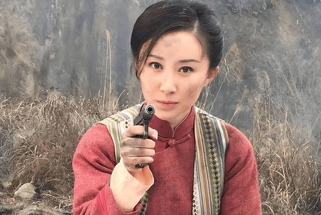 湘西最美女匪首:灭一个鬼子陪睡一晚,灭五个直接下嫁_吕芪_杨武_男人