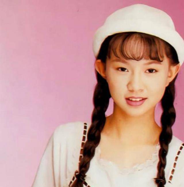 从小就打开了知名度的卓依婷,本来有着大好的前程,在17岁时她得了胃病