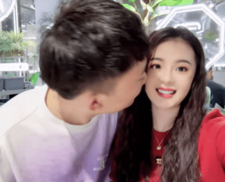 不管怎样,还是再次祝福和恭喜灵美人和老公复婚,希望两人能够长长久久