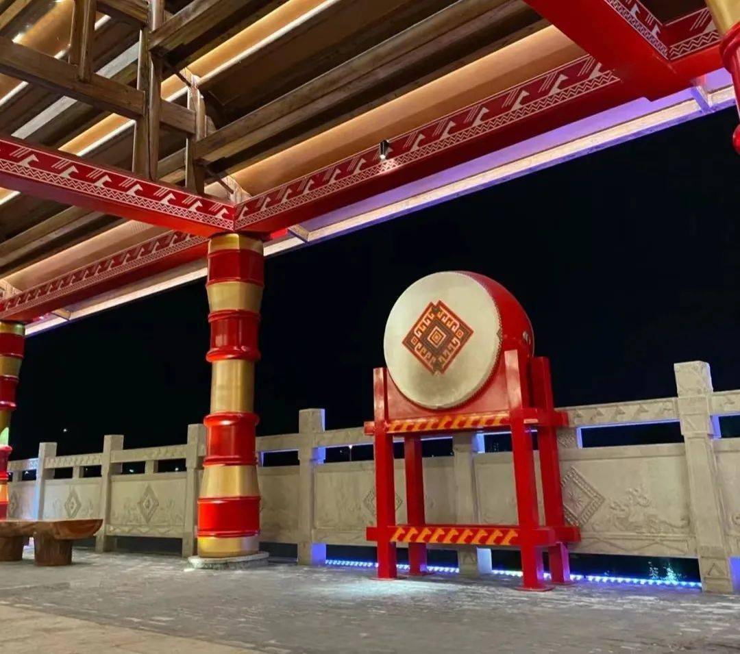 来连南,晚上入住后可以去酒店附近的越秀桥散散步,探寻千年文化的古韵